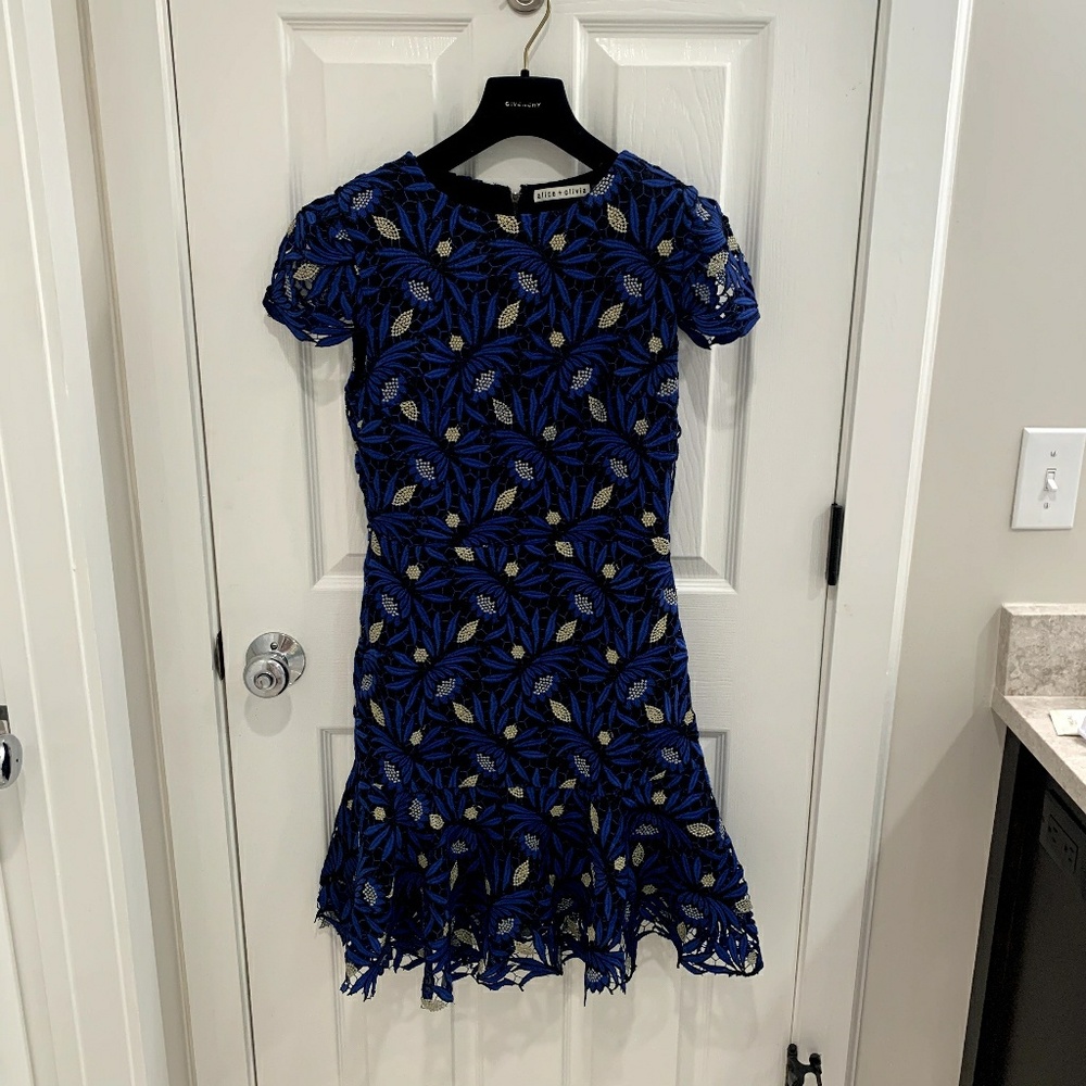 EUC alice + olivia Blue Lace Embellished Dress